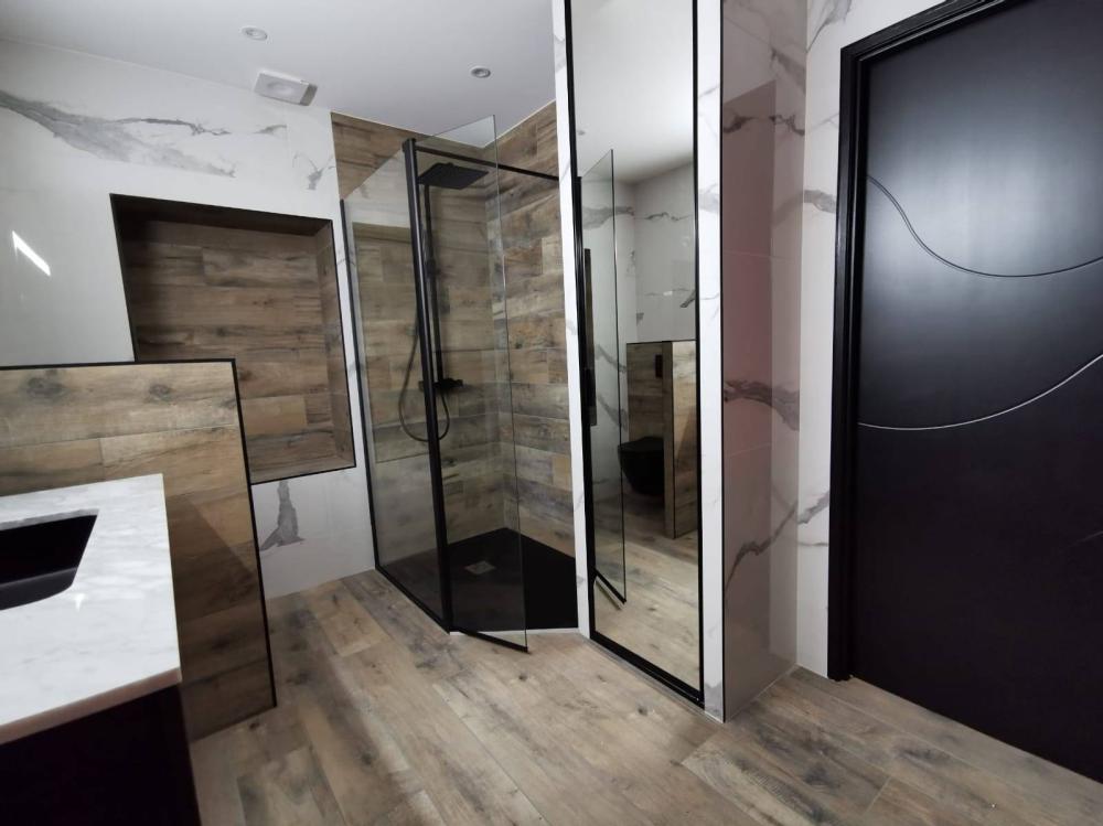 salle de bain près de Bellignat
