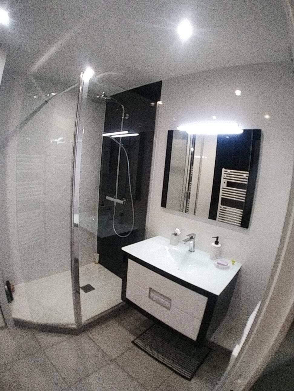 pose de salle de bain près de Bellignat